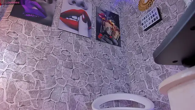 Snapshot of Karla-Ebony chatting on March 29, 2:44 am Karla-Ebony online show from March 29, 2:44 am