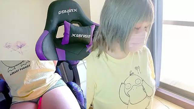 Snapshot of hazuki_8008 chatting on February 16, 12:18 am hazuki 8008 online show from February 16, 12:18 am