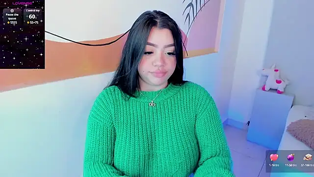 Snapshot of MelissaWhite4 chatting on December 9, 10:20 pm MelissaWhite4 online show from December 9, 10:20 pm