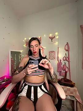 averietheangel online show from January 11, 7:30 pm