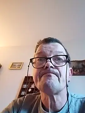 Snapshot of Bigpenis6y chatting on February 4, 6:41 am Bigpenis6y online show from February 4, 6:41 am