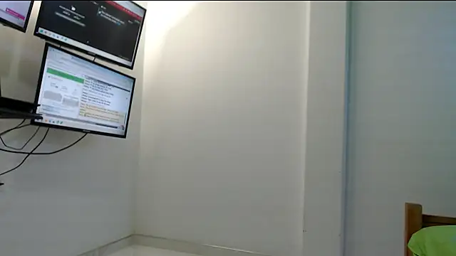 evaleribigtits18 online show from February 20, 12:29 am