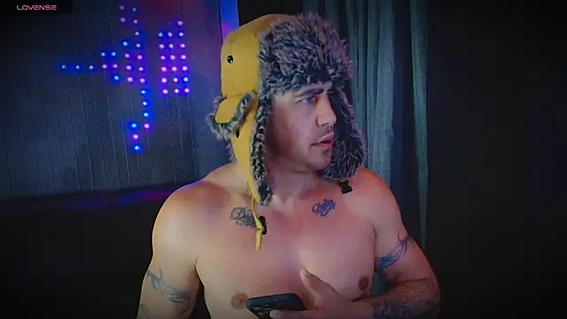 DamienSliick online show from April 28, 3:33 am