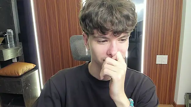 calvin love you online show from April 18, 5:17 pm