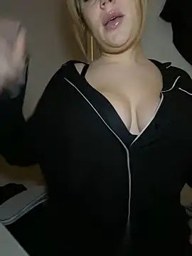 lilylush24 online show from January 7, 8:03 am