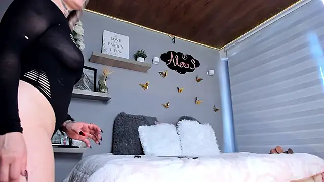 Alexasmith06 online show from June 12, 7:24 pm