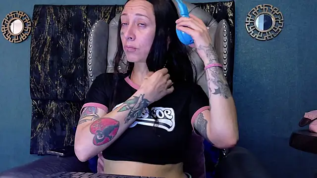 Snapshot of LusstCruella chatting on May 25, 12:44 pm LusstCruella online show from May 25, 12:44 pm