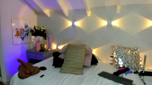 Martina Miiller online show from April 4, 1:08 pm