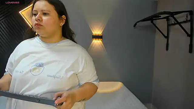 Laia and Aloby online show from March 19, 10:14 pm