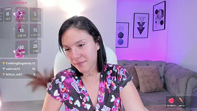 kendaall jenner  online show from December 11, 5:00 am