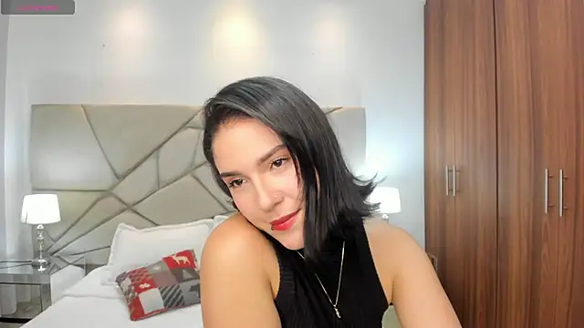 kendaall jenner  online show from December 31, 4:49 am