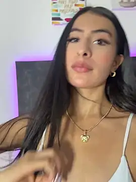 IssabellaLopez online show from June 10, 5:01 pm