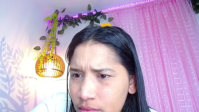 Alison Wiley online show from April 18, 10:30 am