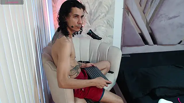 Snapshot of jackstanford chatting on December 21, 1:53 pm jackstanford online show from December 21, 1:53 pm