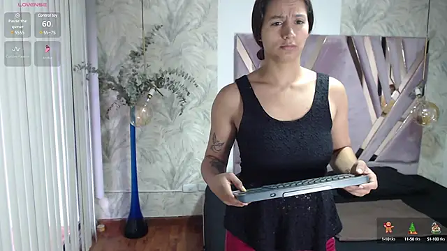 Snapshot of jackstanford chatting on December 31, 12:46 pm jackstanford online show from December 31, 12:46 pm