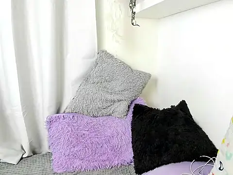 Snapshot of santy-kitty chatting on January 13, 3:01 am santy-kitty online show from January 13, 3:01 am