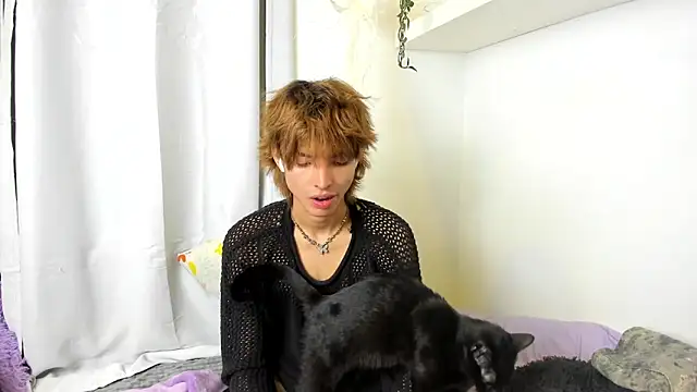 Snapshot of santy-kitty chatting on February 20, 6:28 am santy-kitty online show from February 20, 6:28 am