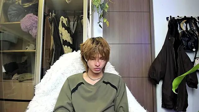 Snapshot of santy-kitty chatting on March 12, 2:20 am santy-kitty online show from March 12, 2:20 am