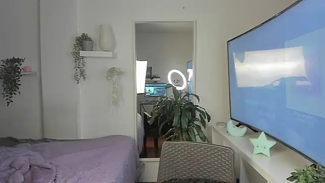 Snapshot of santy-kitty chatting on December 5, 2:31 am santy-kitty online show from December 5, 2:31 am