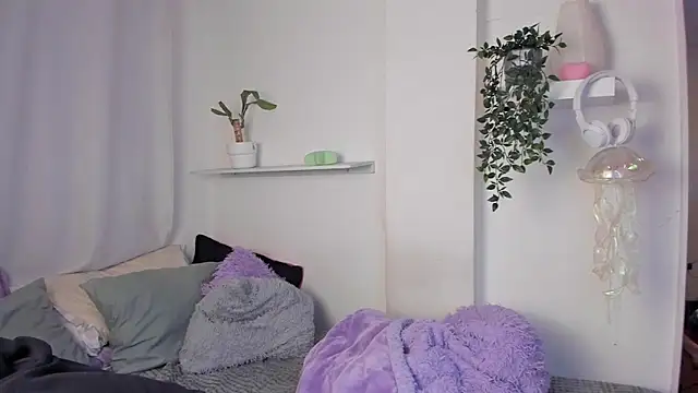 Snapshot of santy-kitty chatting on February 11, 12:26 am santy-kitty online show from February 11, 12:26 am