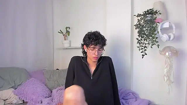 Snapshot of santy-kitty chatting on February 16, 12:07 am santy-kitty online show from February 16, 12:07 am