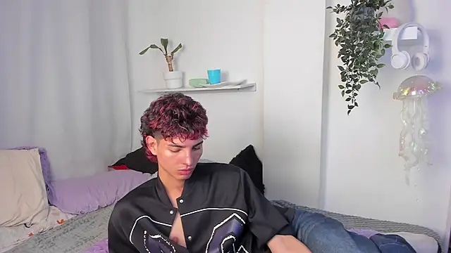 Snapshot of santy-kitty chatting on February 27, 2:22 am santy-kitty online show from February 27, 2:22 am