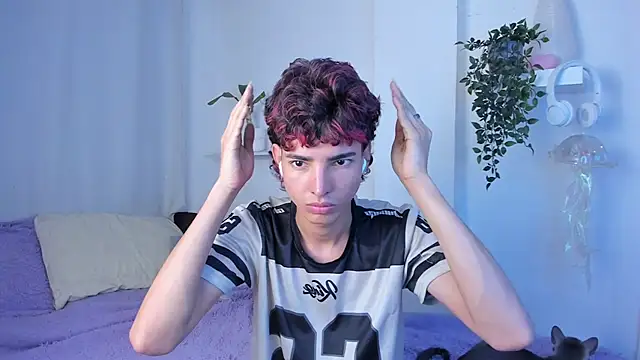 Snapshot of santy-kitty chatting on February 27, 11:27 pm santy-kitty online show from February 27, 11:27 pm