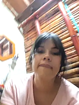 Snapshot of amazonafit_ chatting on February 19, 8:16 pm amazonafit online show from February 19, 8:16 pm