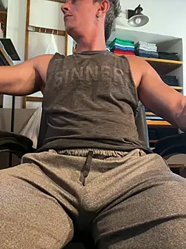 victorxxx2401 online show from January 6, 12:24 pm