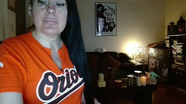 mandaloriangirls online show from April 4, 8:39 pm