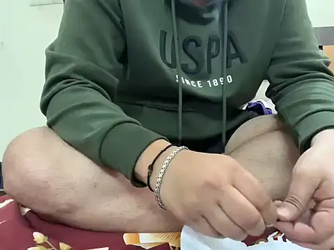 Snapshot of gauravgay93 chatting on January 26, 9:19 am gauravgay93 online show from January 26, 9:19 am