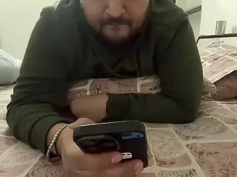 Snapshot of gauravgay93 chatting on February 8, 6:01 pm gauravgay93 online show from February 8, 6:01 pm