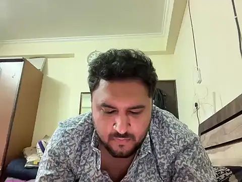 Snapshot of gauravgay93 chatting on February 18, 3:10 pm gauravgay93 online show from February 18, 3:10 pm