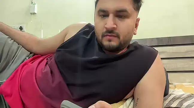 Snapshot of gauravgay93 chatting on March 13, 11:08 am gauravgay93 online show from March 13, 11:08 am