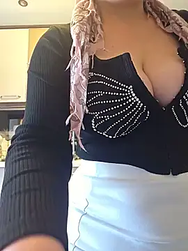 Erotica333 online show from May 31, 9:05 am