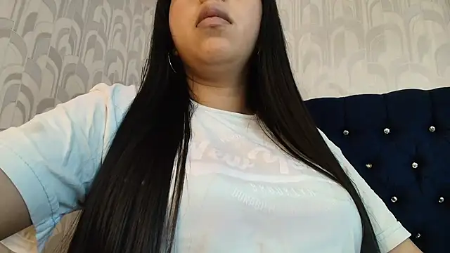 CarolineBrunx online show from May 9, 9:31 pm
