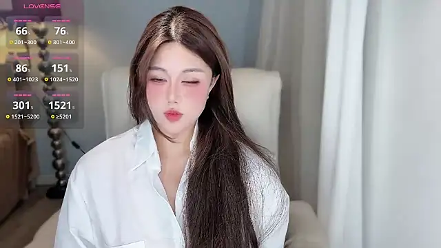 Strawberrybabyy1 online show from December 5, 4:01 pm