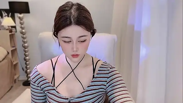 Strawberrybabyy1 online show from December 23, 6:58 pm