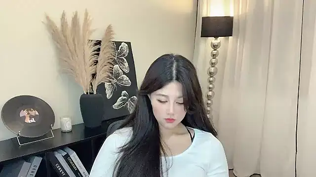 Strawberrybabyy1 online show from March 12, 3:51 pm