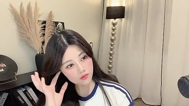 Strawberrybabyy1 online show from March 13, 5:50 pm