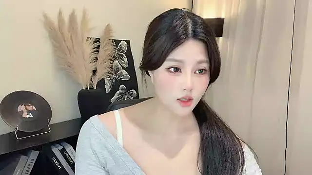 Strawberrybabyy1 online show from March 15, 1:18 pm