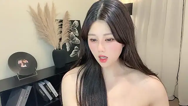 Strawberrybabyy1 online show from March 20, 6:09 pm