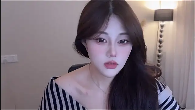 Strawberrybabyy1 online show from December 3, 3:43 pm