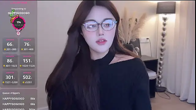 Strawberrybabyy1 online show from December 16, 5:51 pm