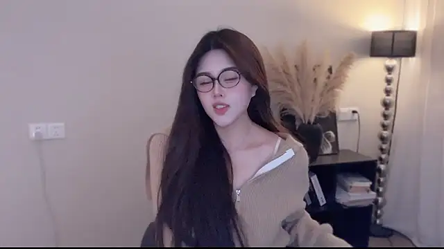 Strawberrybabyy1 online show from January 7, 12:51 pm