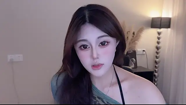 Strawberrybabyy1 online show from January 12, 3:50 pm