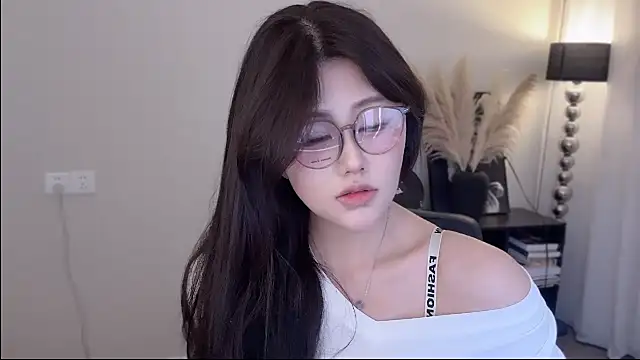 Strawberrybabyy1 online show from February 13, 4:03 pm