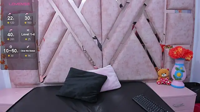 CataleyaLars20 online show from May 26, 1:18 pm