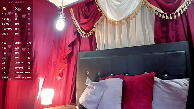 brittany williams  online show from December 4, 4:00 am