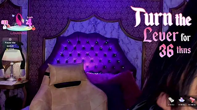 SoffiQueen online show from March 18, 2:20 pm